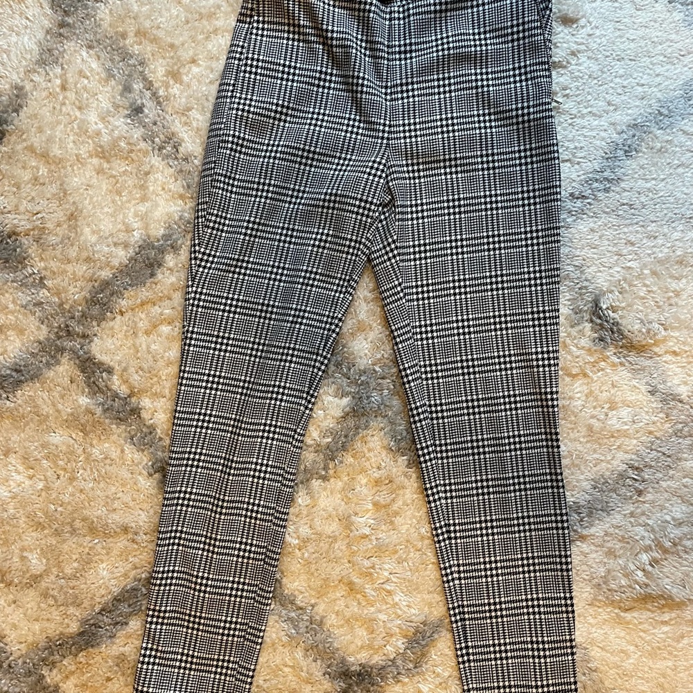 Black and white hounds tooth pants